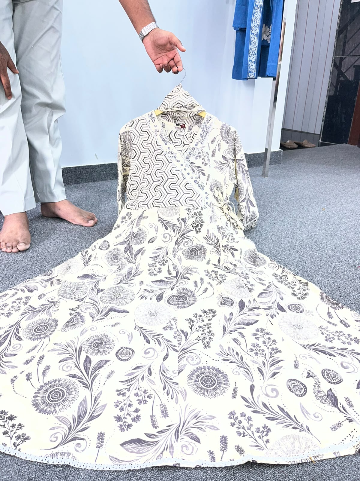 Gorgeous White & Grey Floral NK FVD