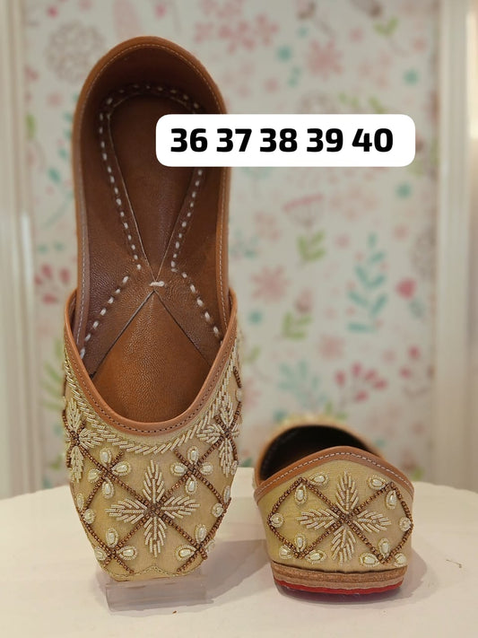 Gorgeous Beige & Gold Check Jutti - Indian Dress House 786