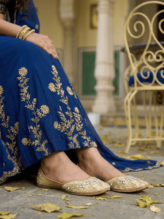 Delicate Bloom: Pastel Gold & Silver Ethnic Jutti - Indian Dress House 786