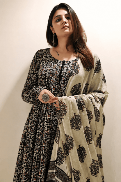 Gorgeous Floral Black AVL FVD - Indian Dress House 786