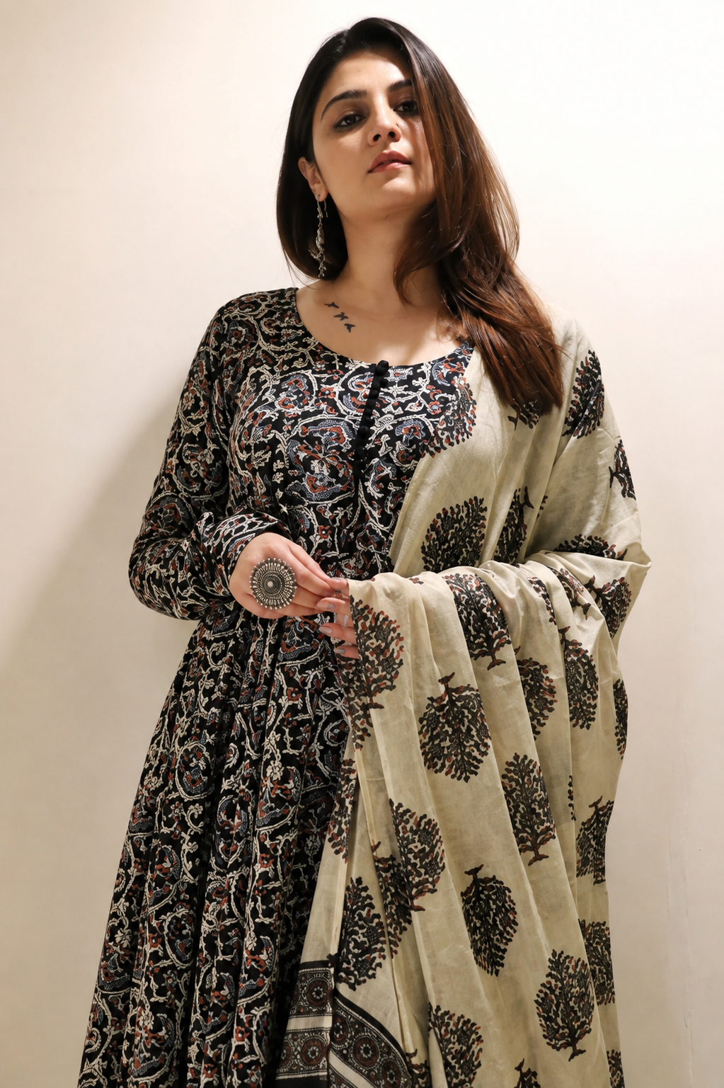Gorgeous Floral Black AVL FVD