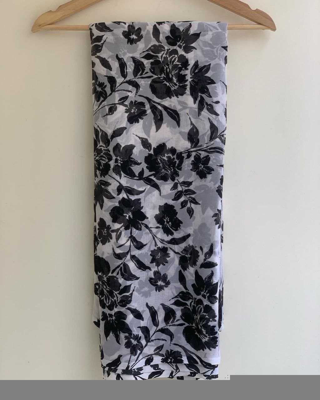 Stunning Floral Black & White YNF Saree - Indian Dress House 786