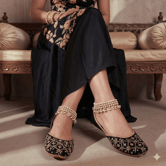 Stunning Gold & Black Jutti - Indian Dress House 786