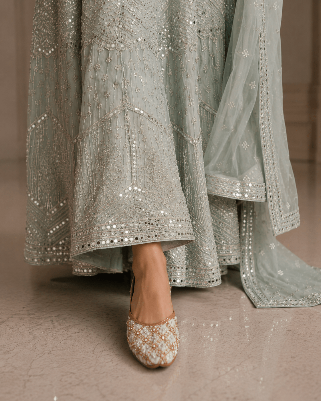 Unique Stylish Gold & Silver Jutti - Indian Dress House 786