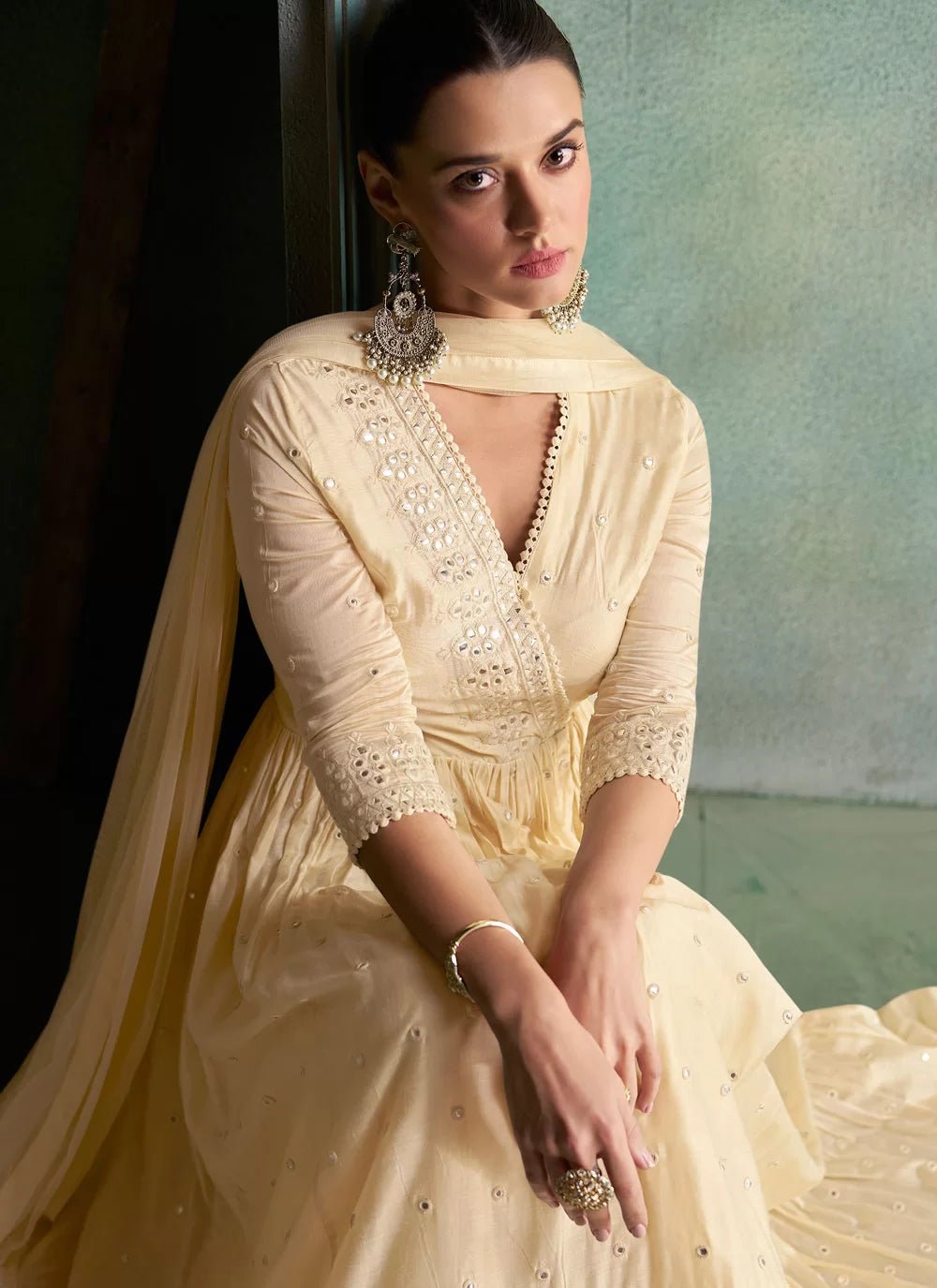 Elegant 2024 cream dress