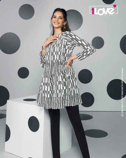 Stylish Black Checkered S4UWD 01 FVD - Indian Dress House 786
